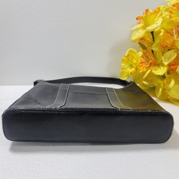 Elegant Lancel Black Leather Shoulder Bag - Picture 4 of 16